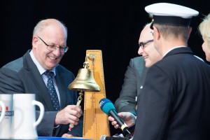 Ministerpräsident Erwin Sellering und Oberbürgermeister Roland Methling eröffneten die 24. Hanse Sail Rostock. Foto: Lutz Zimmermann
